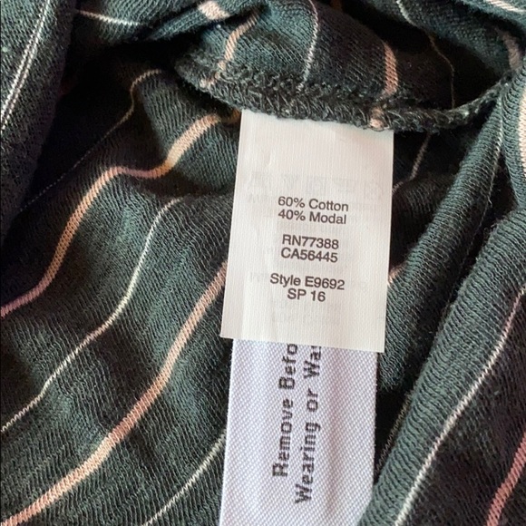 𝐌𝐚𝐝𝐞𝐰𝐞𝐥𝐥 𝐒𝐩𝐥𝐢𝐭𝐧𝐞𝐜𝐤 𝐓𝐞𝐞 𝐍𝐖𝐎𝐓 - Picture 5 of 5